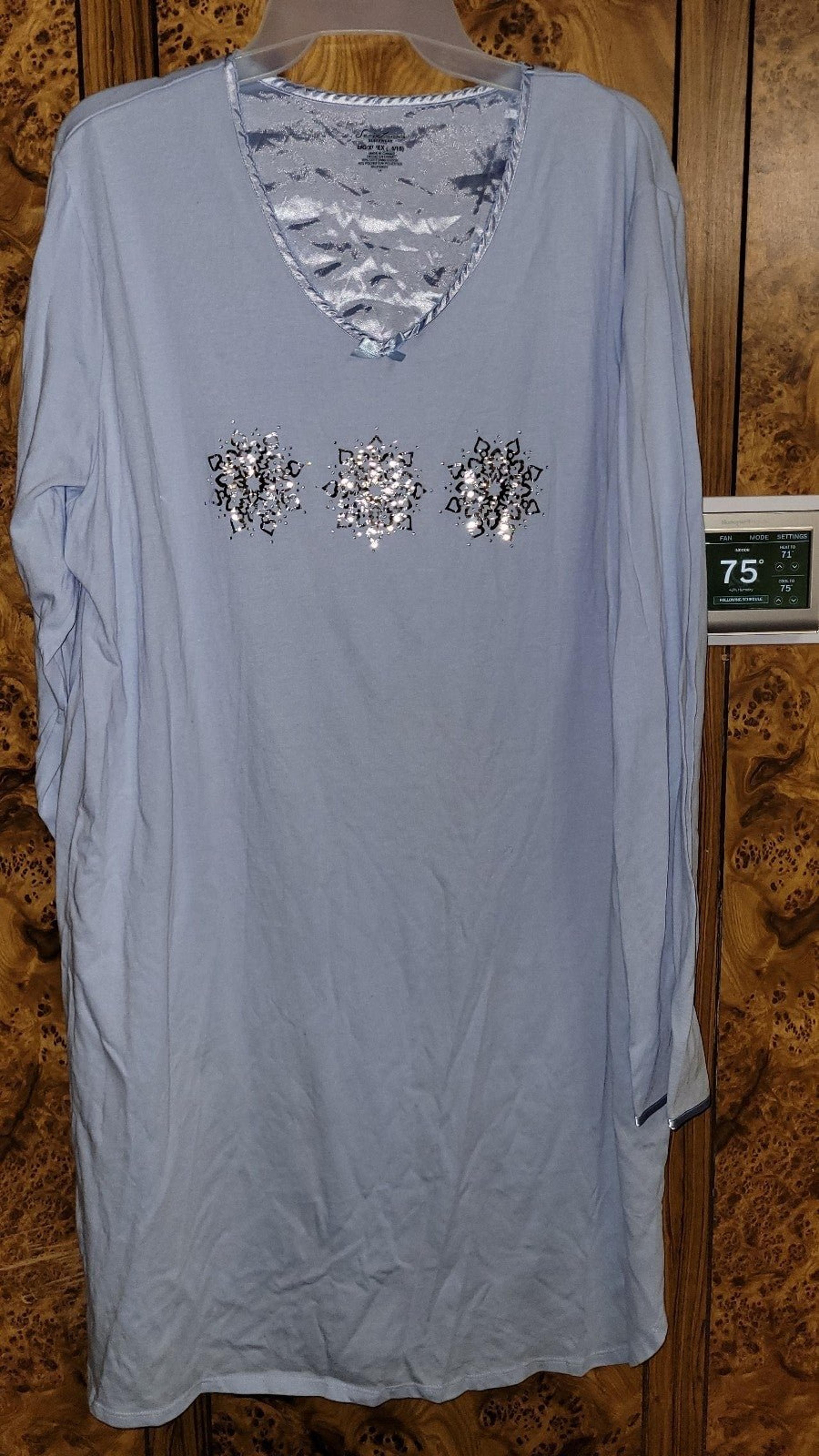 SECRET TREASURES women's long slv snowflake sleep shirt blue silver L/ XL