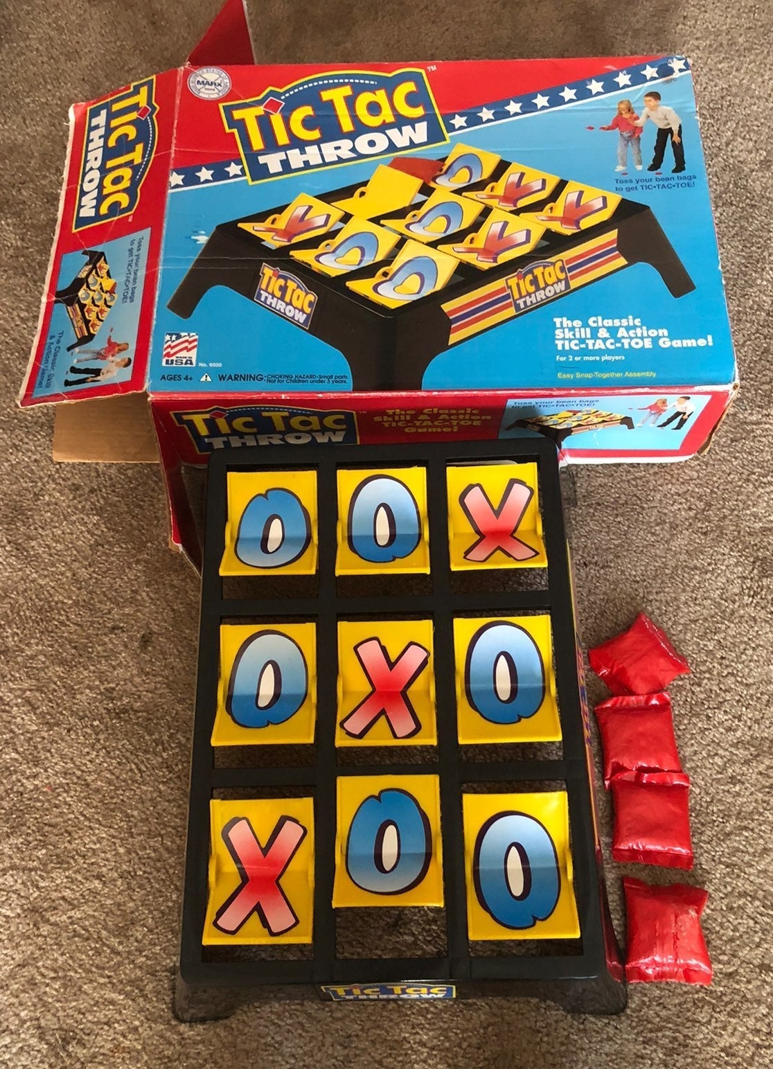 Tic tac toe throw game