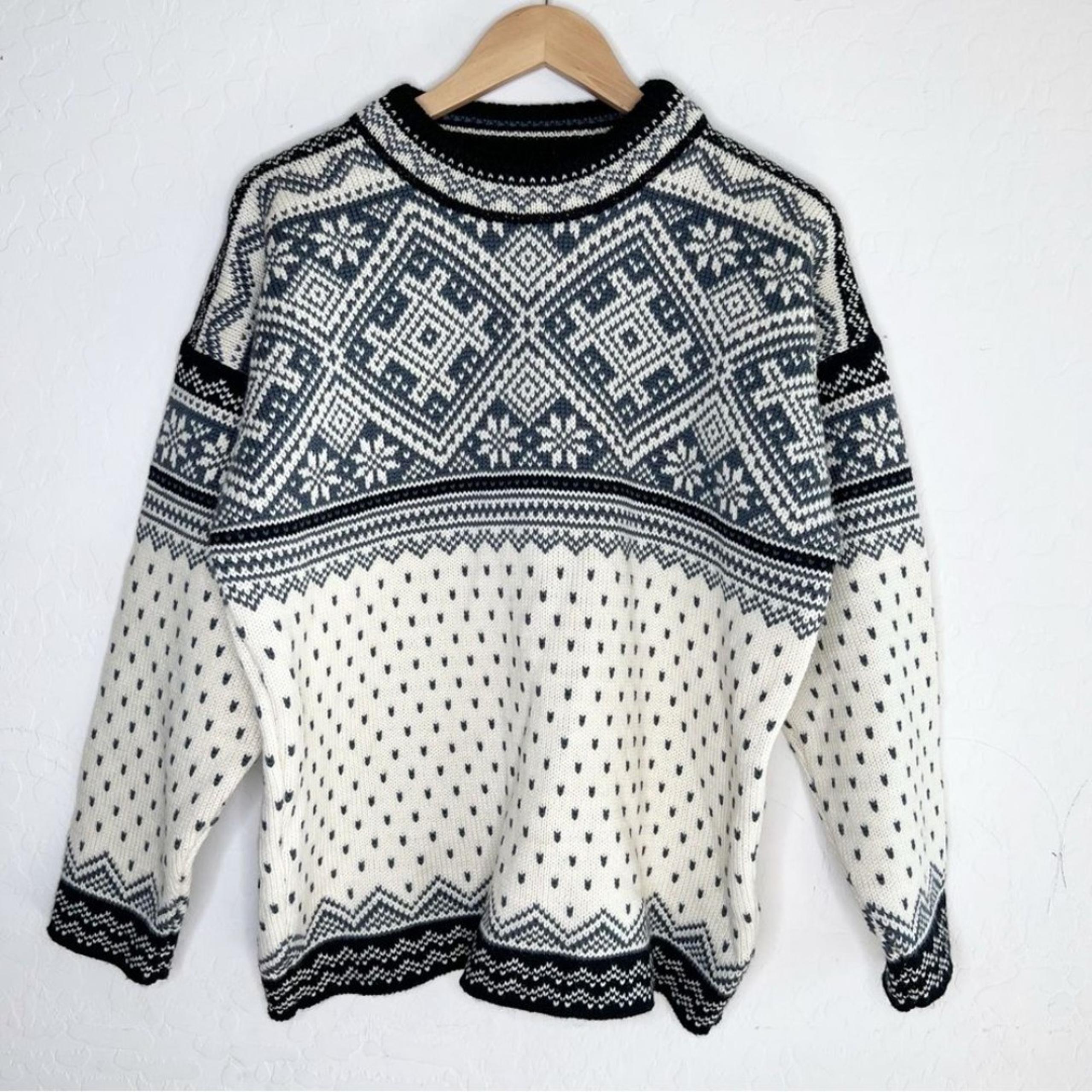 Vintage 90s Men's Dale of Norway Classic Sweater Snowflake Crewneck Wool Medium