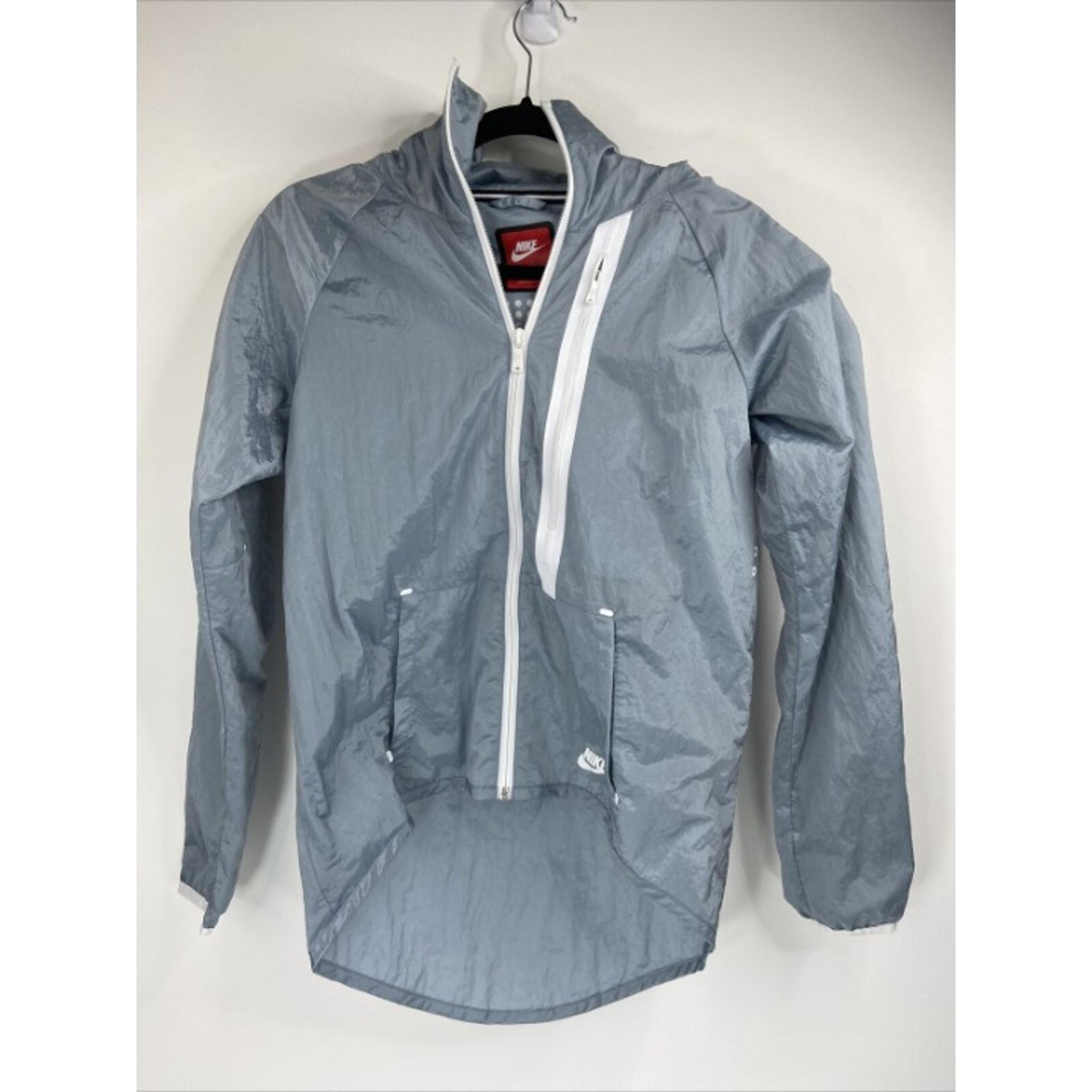 Nike Tech Women’s Gray Nylon Windbreaker Size S High-Low Hooded