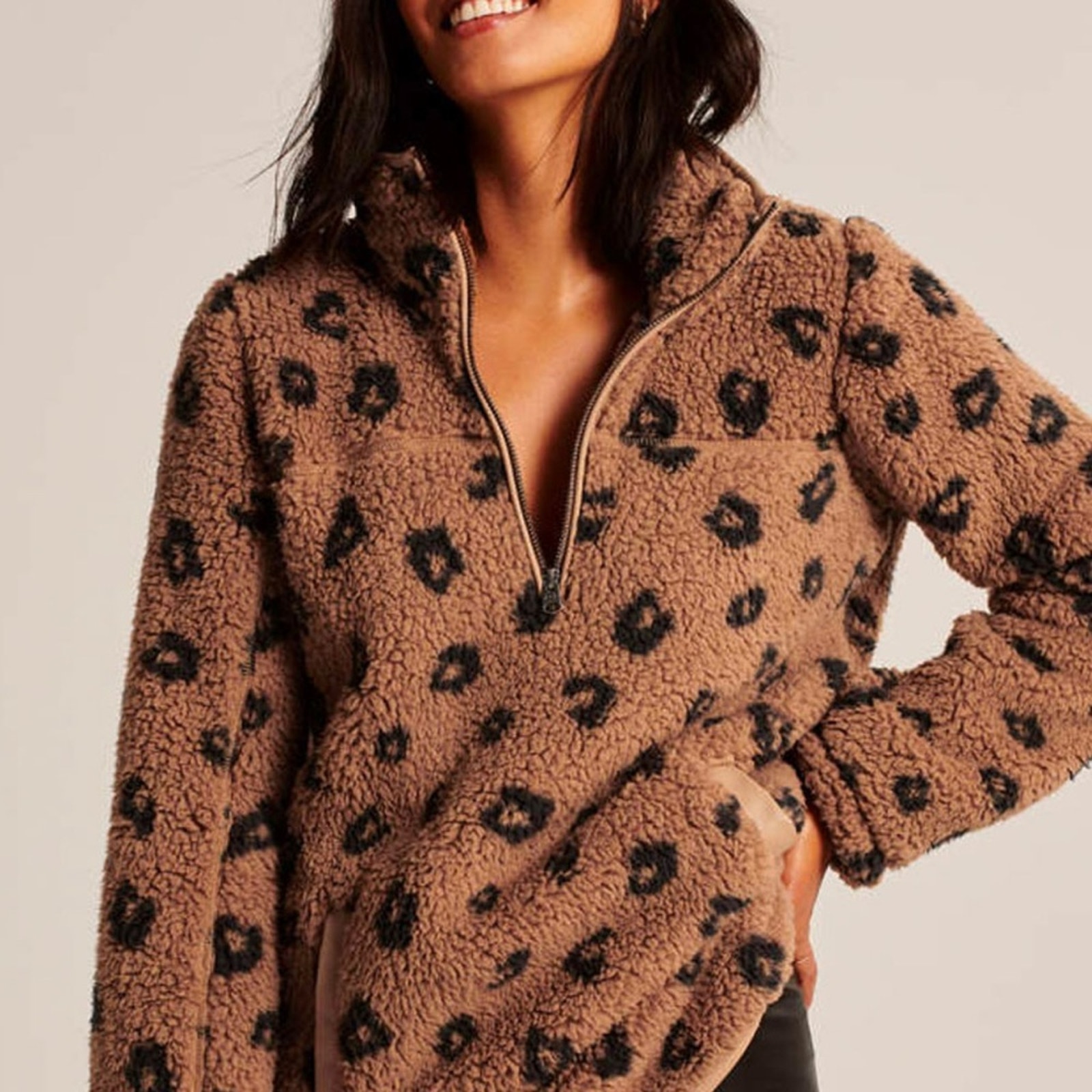 Abercrombie & Fitch Soft Half Zip Sherpa Pullover in Leopard, size XXS