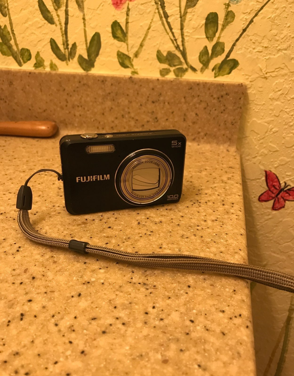 Fujifilm 10.0 megapixels 5x wide camera (FOR PARTS ONLY)
