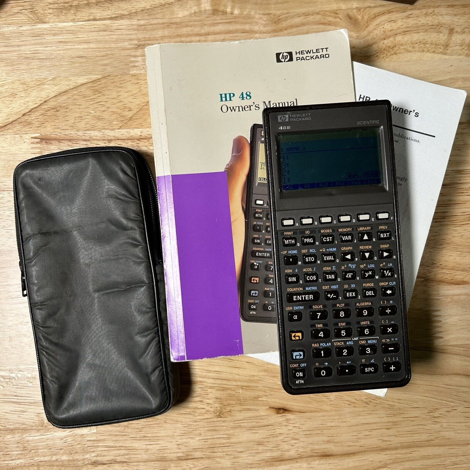 Hewlett Packard HP48S Graphing Calculator with Case, Manual & Quick Start Guide