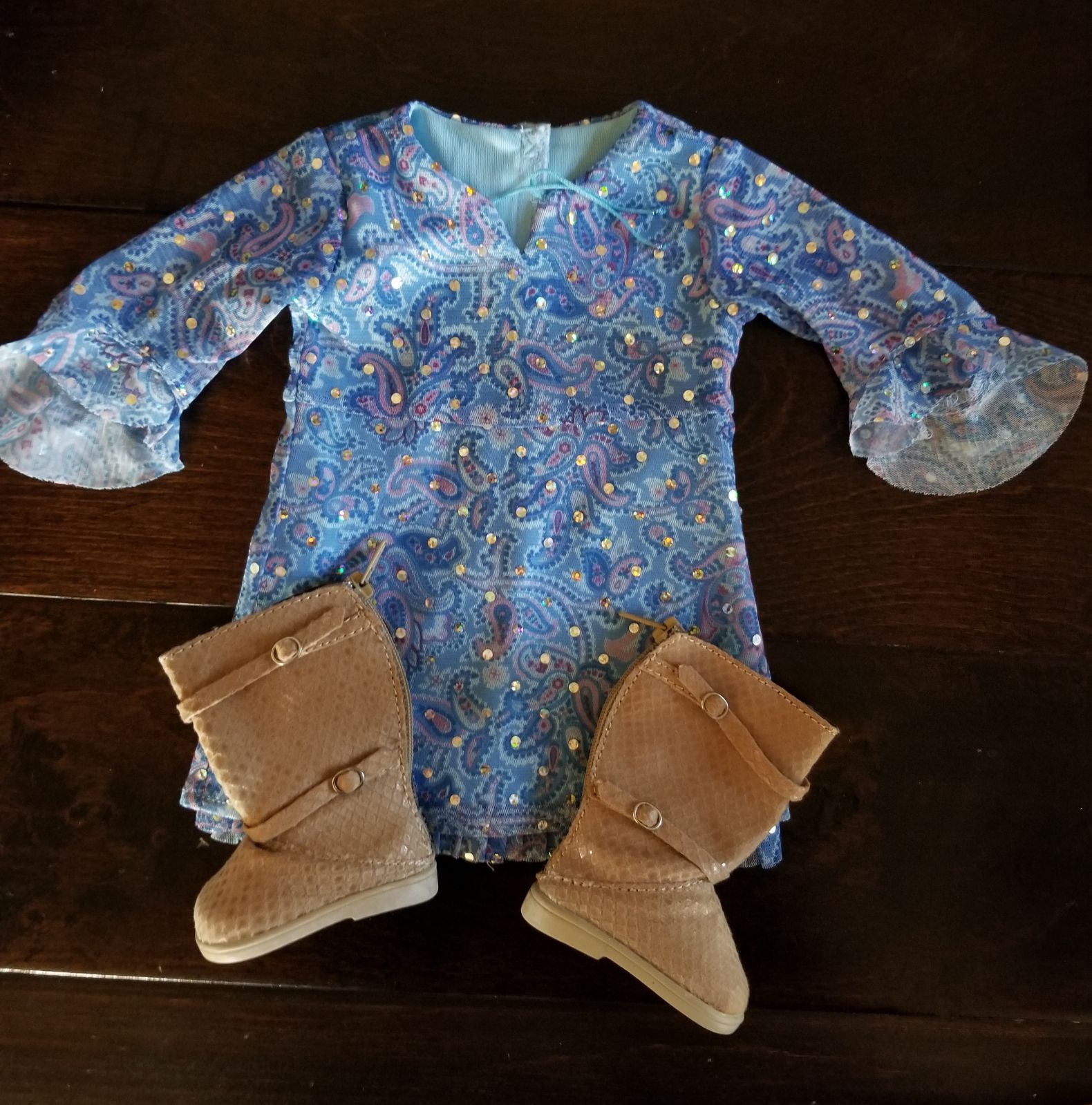 American girl Paisley outfit retired
