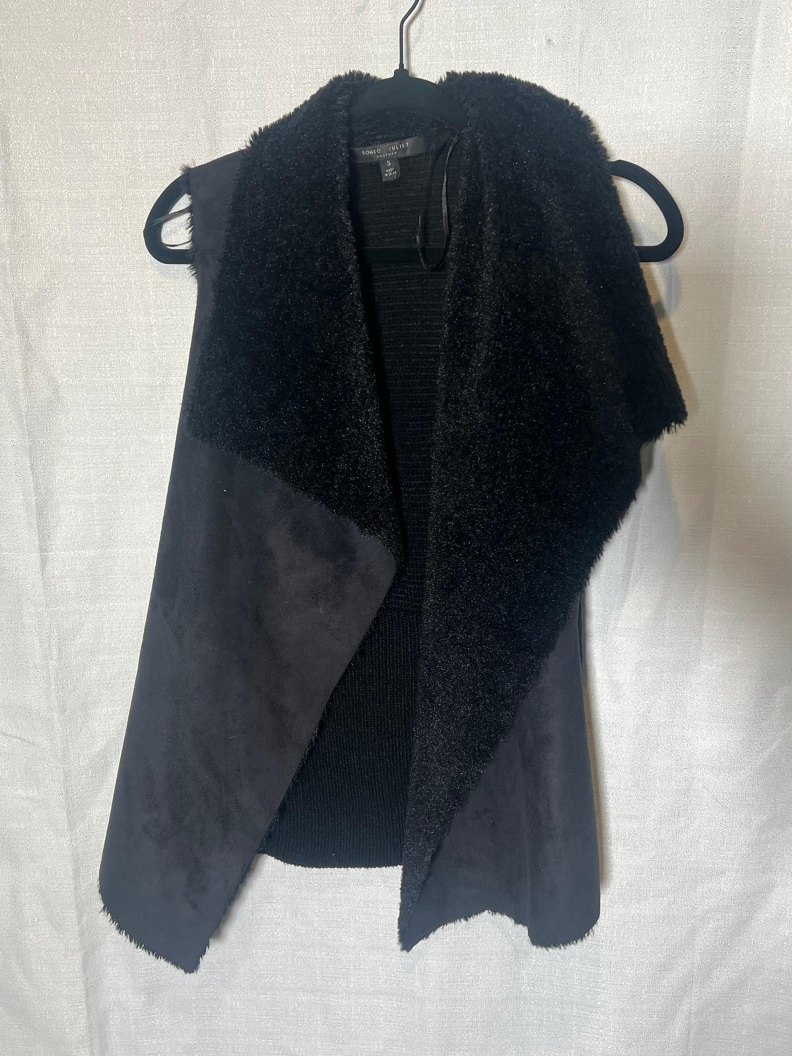 Romeo + Juliet Couture Black Faux Fur Vest- Small