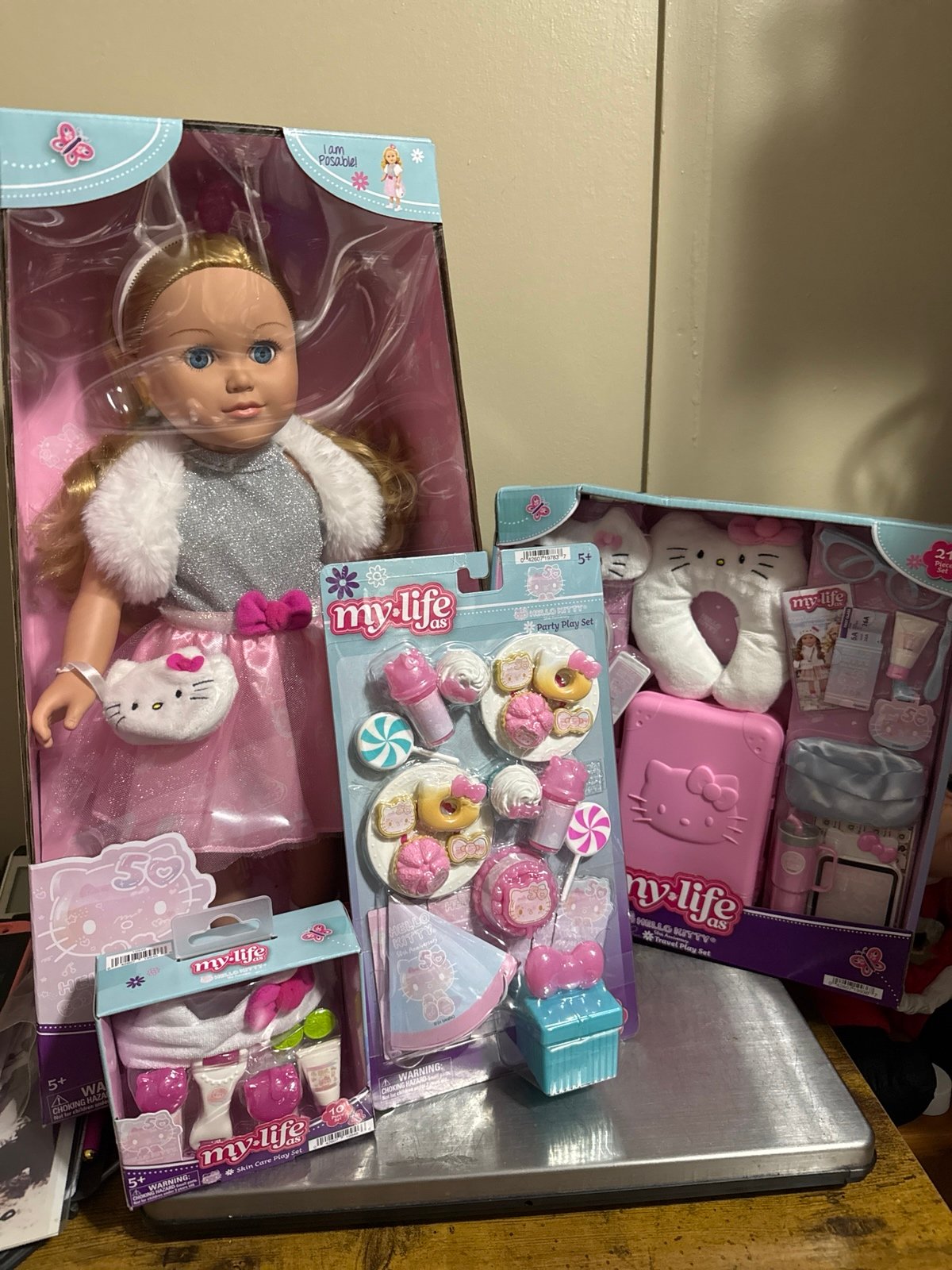My life as hello kitty lot