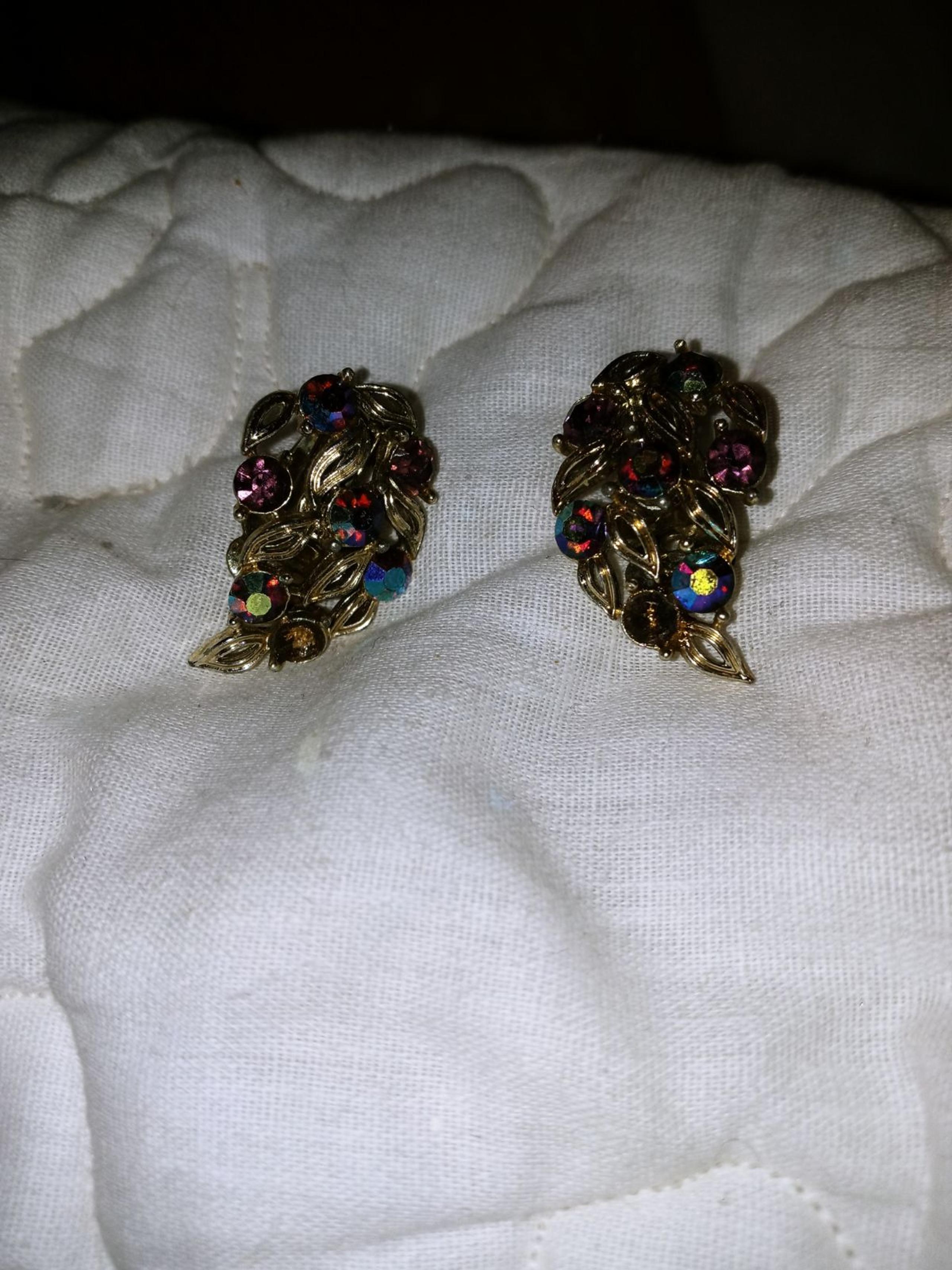 VTG. BEAUTIFUL CLIP ON EARRINGS - Custom Variety Pack
