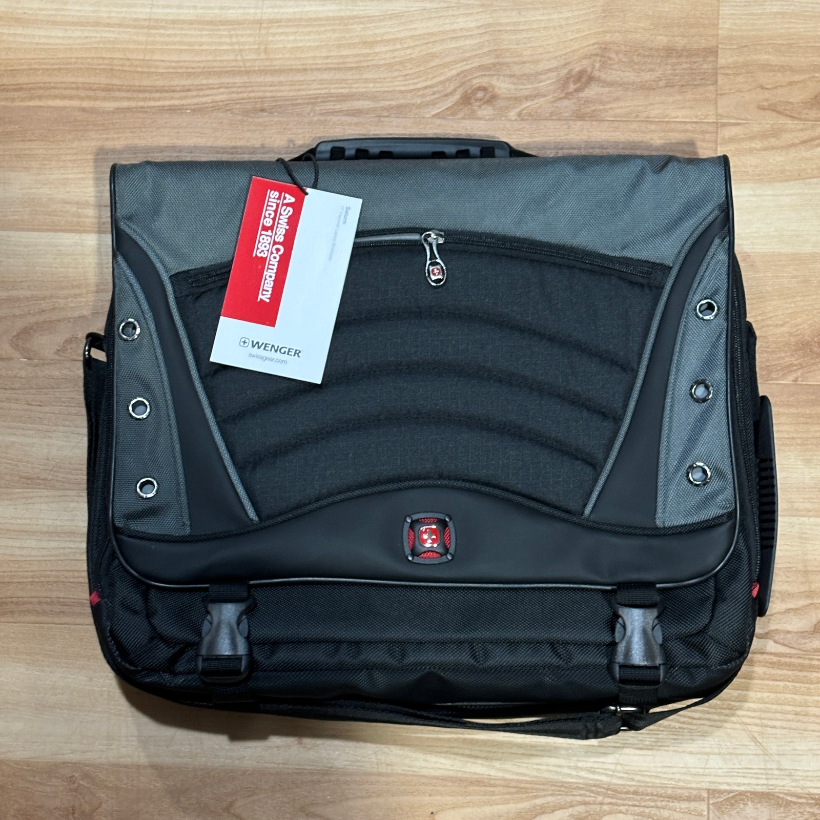 Wegner SwissGear Saturn 17 Flapover Laptop Grey Black Briefcase