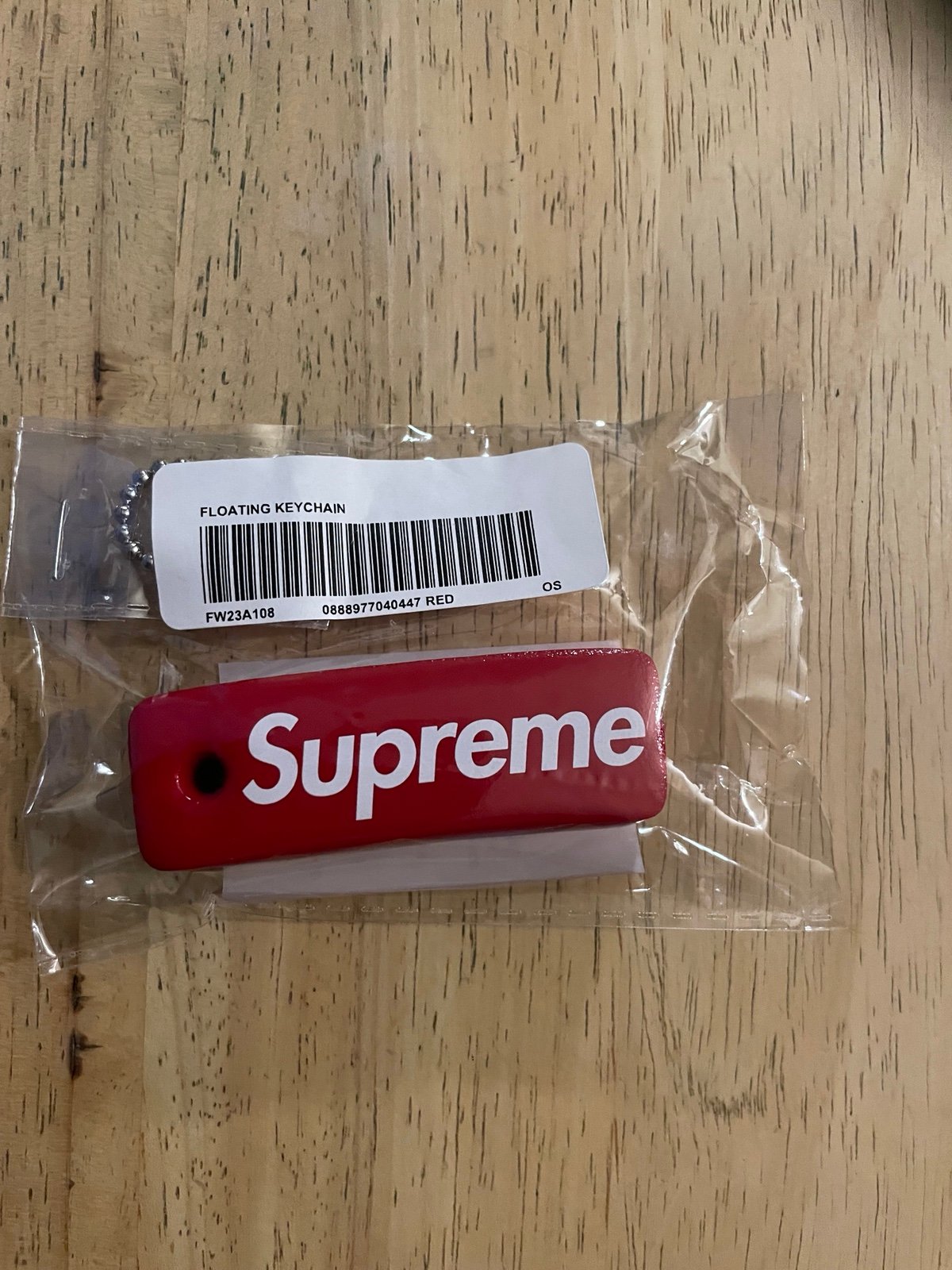 Supreme Floating Keychain 5色 red black Supreme Floating Keychain (FW23) - $12