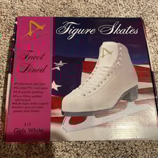 Girl’s skates