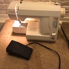 Singer sewing machine model 132Q