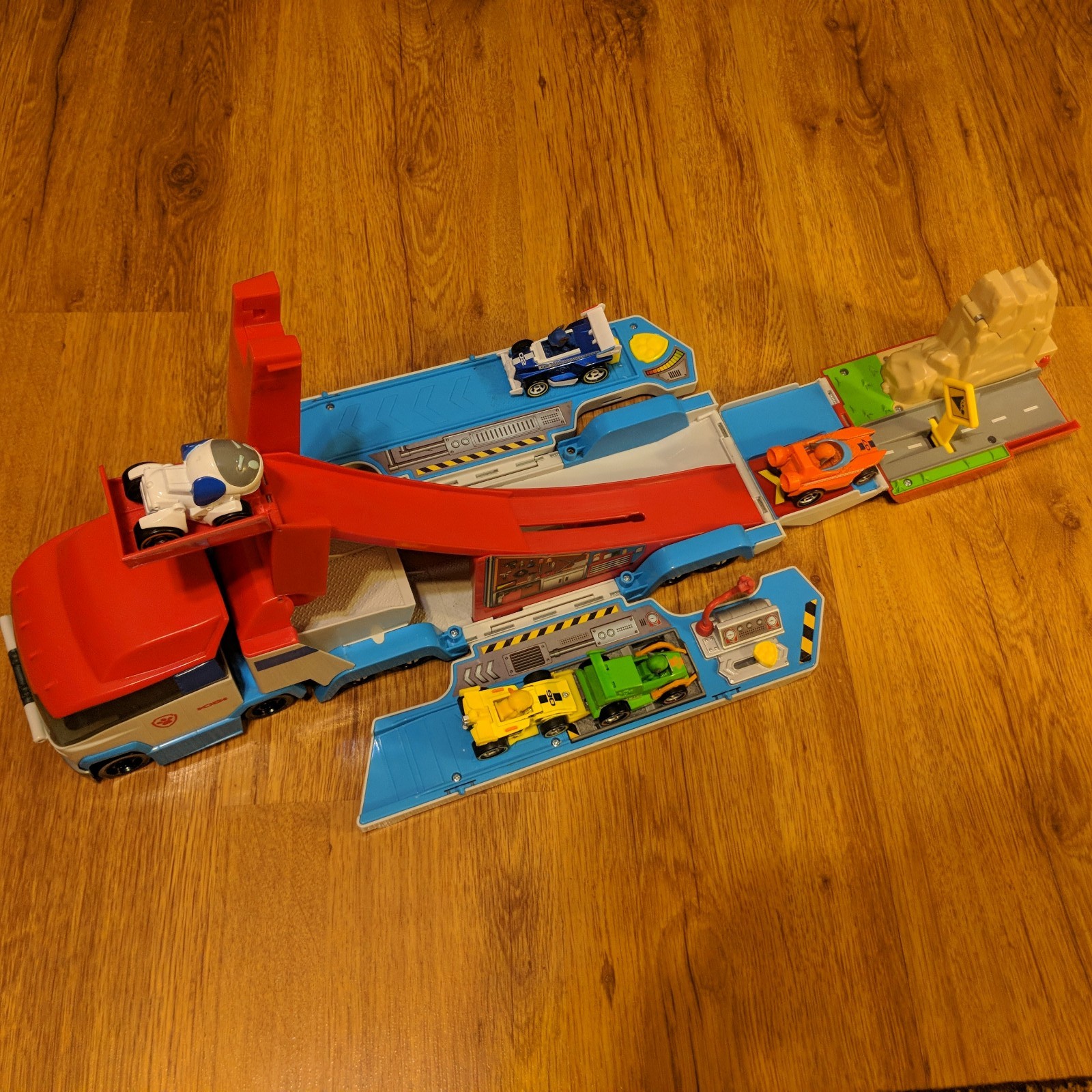 Paw Patrol Launch’N Haul PAW Patroller