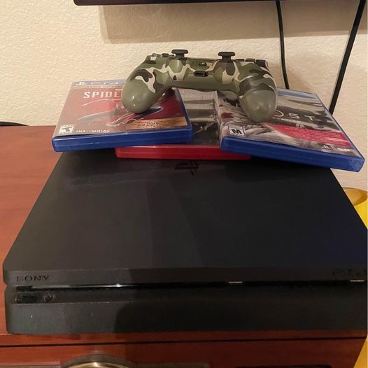 Playstation 4 Slim 1TB
