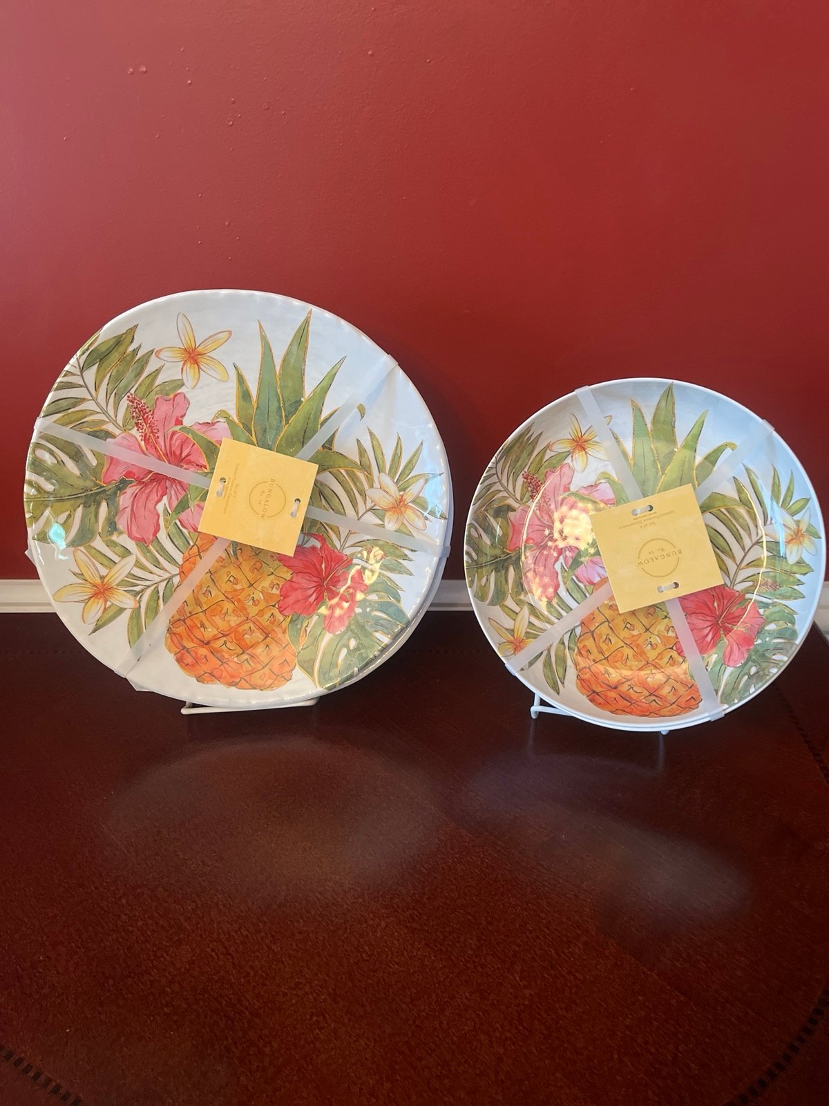 Bungalow Melamine Pineapple 4 Dinner Plates & Bowls Tropical-NWT-BPA Free