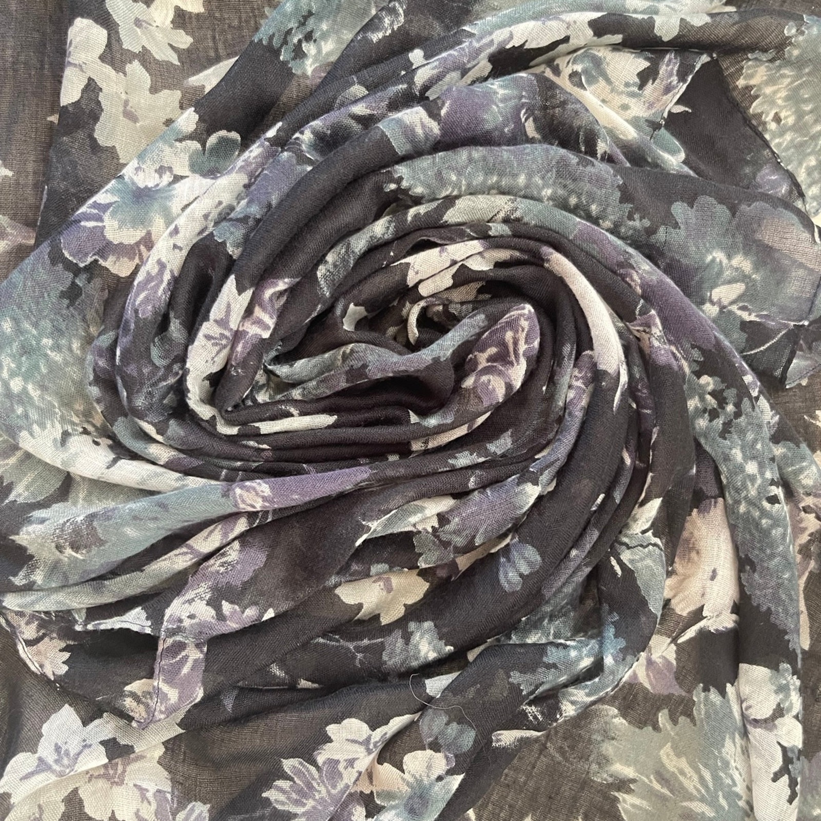 Lovely Vintage Ladies Black Scarf 72 x 29