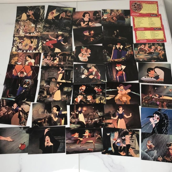 Lot 38 Skybox Snow White Trading Cards