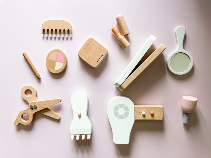 Wooden Montessori Beauty Makeup Kit Toy- Real Wooden Toys - Sustainable - Wooden