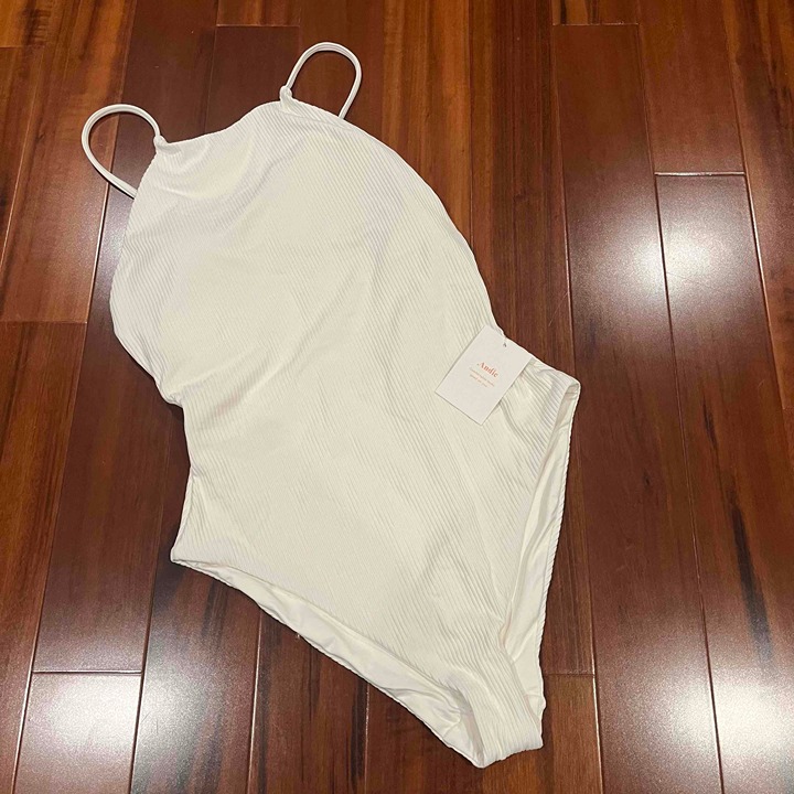 New NWT Andie Swim Asbury Ribbed One Piece Swimsuit Coco Cream Off White Size M