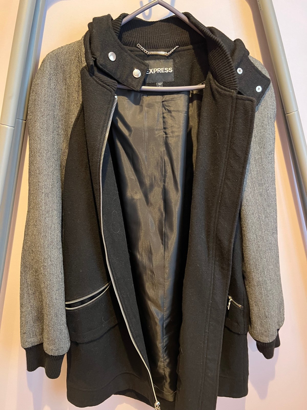 Express woman’s jacket