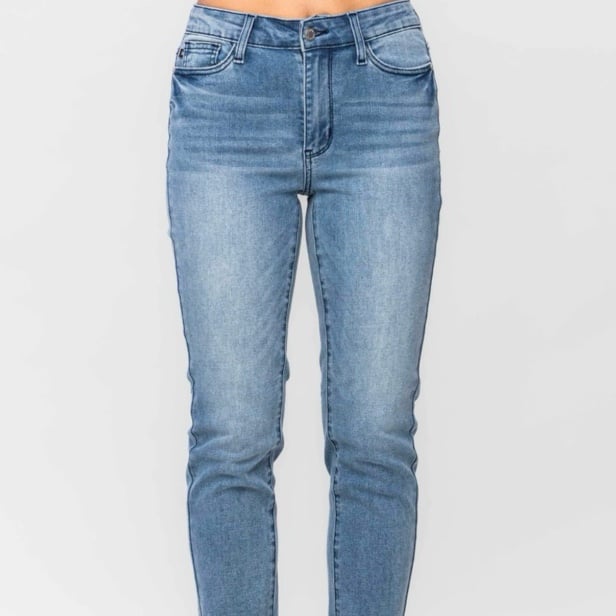 Judy blue medium wash relaxed fit jeans