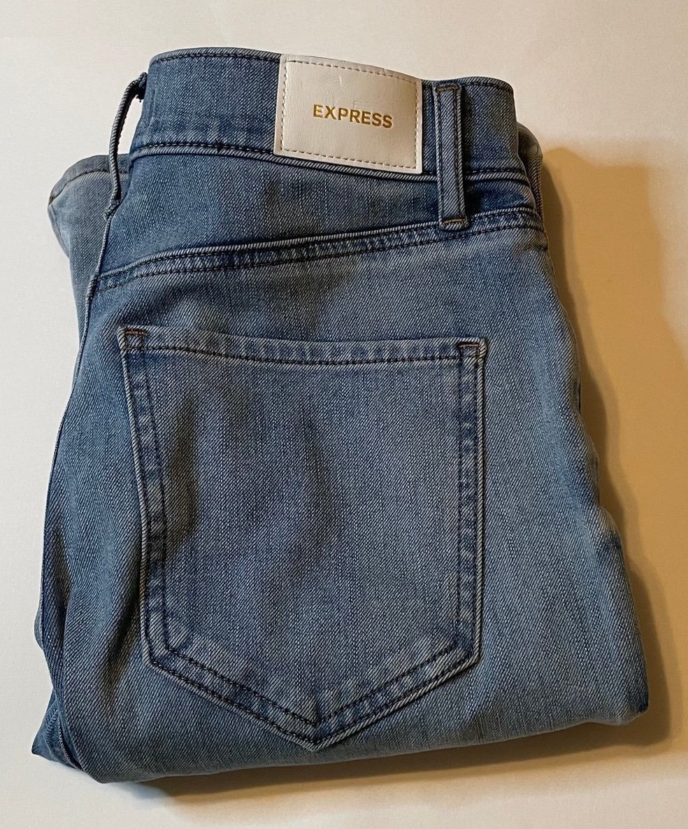 EXPRESS Women’s Denim Jeans, Skyscraper MidRise, Size 4S, 28”x30”Flare with Slit