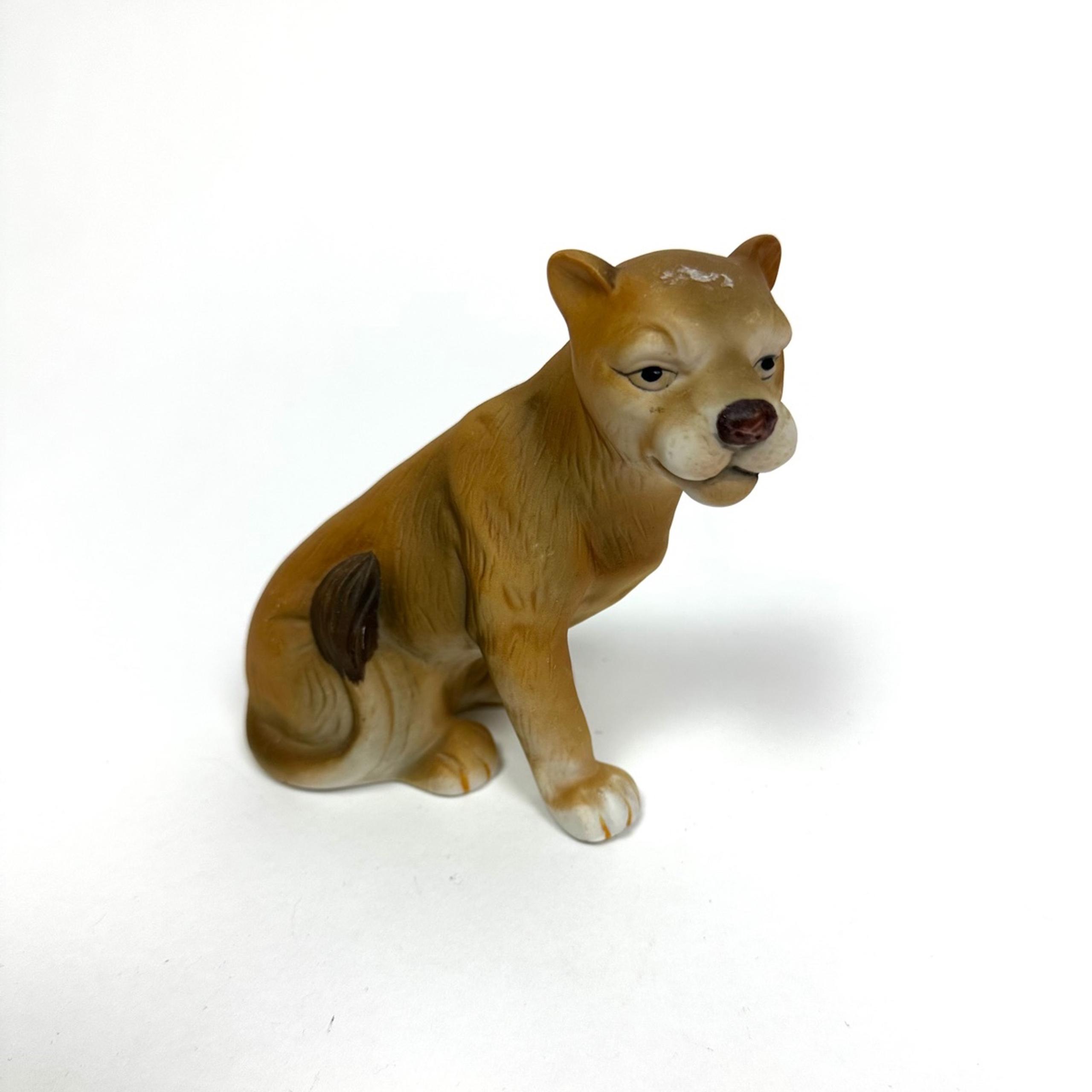 Vintage Porcelain Tan Cougar/Mountain Lion Figurine