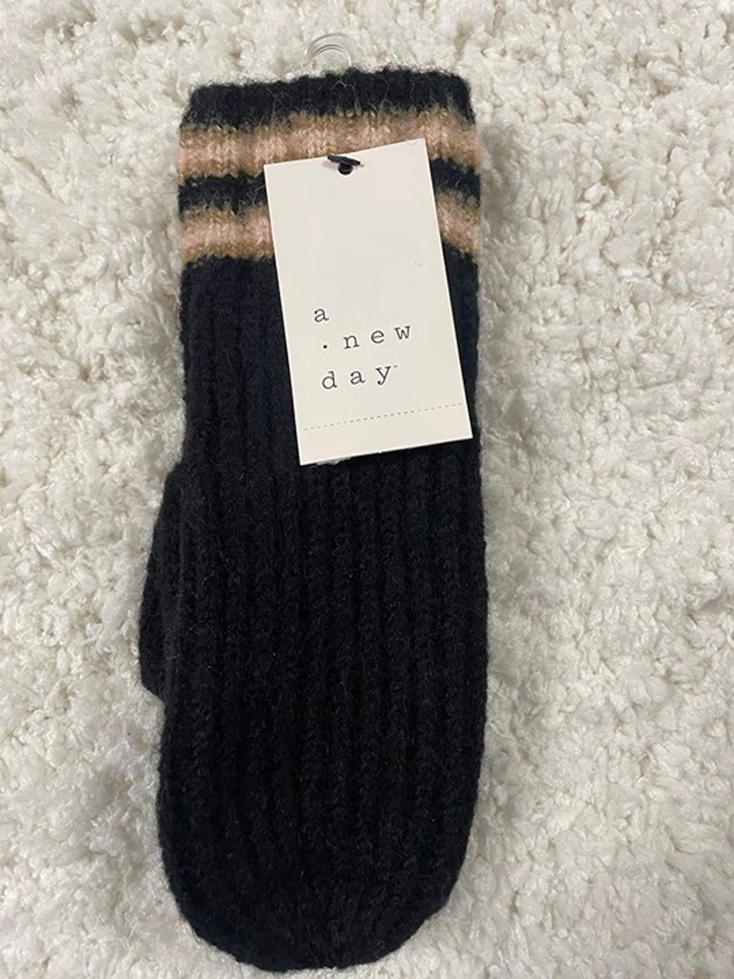 A New Day Women's Tan Striped Cuff Winter Mittens, Black.