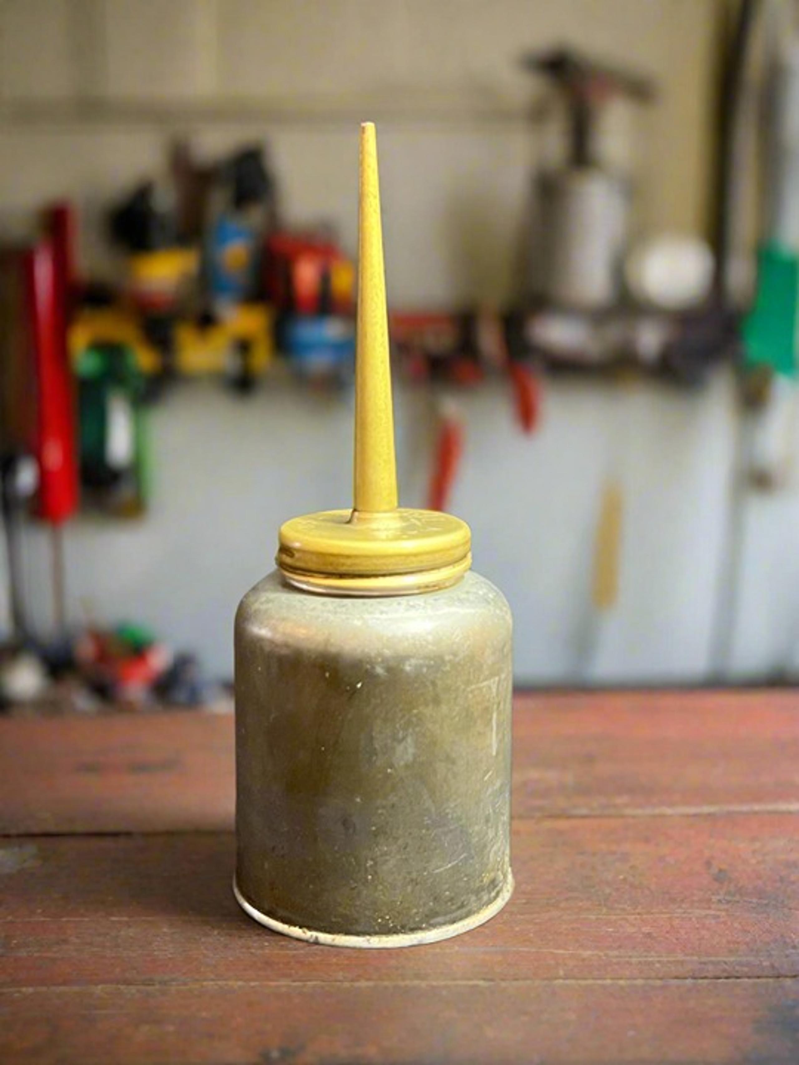 Eagle, Heavy Metal Thumb Oiler Can, 7.875" Tall