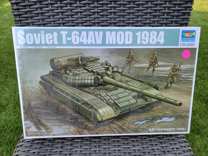Trumpeter Soviet T-64AV MOD 1984 Tank Model Kits BRAND NEW