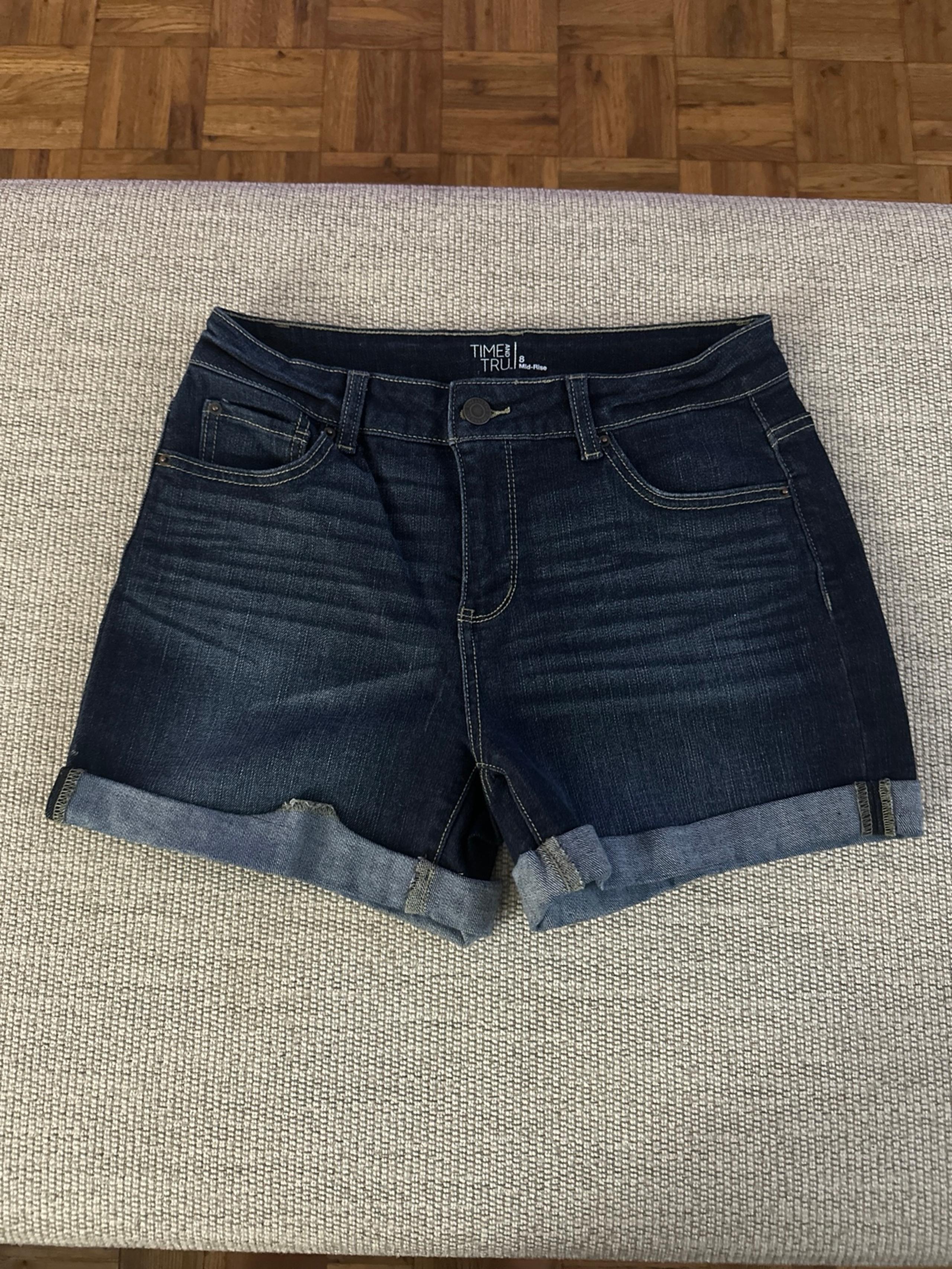 Time and Tru women’s Shorts