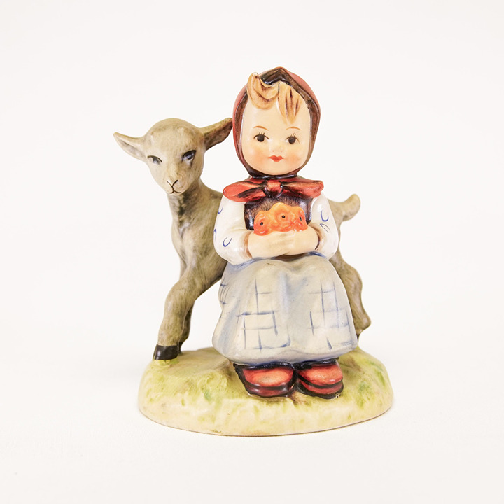 !!! Goebel Hummel Figurine Good Friends #182 !!!