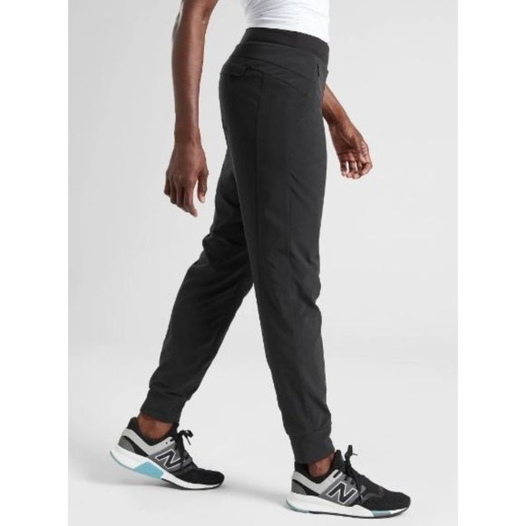 Athleta Petite Soho Black Tapered Leg Athletic Jogger Pants 8P