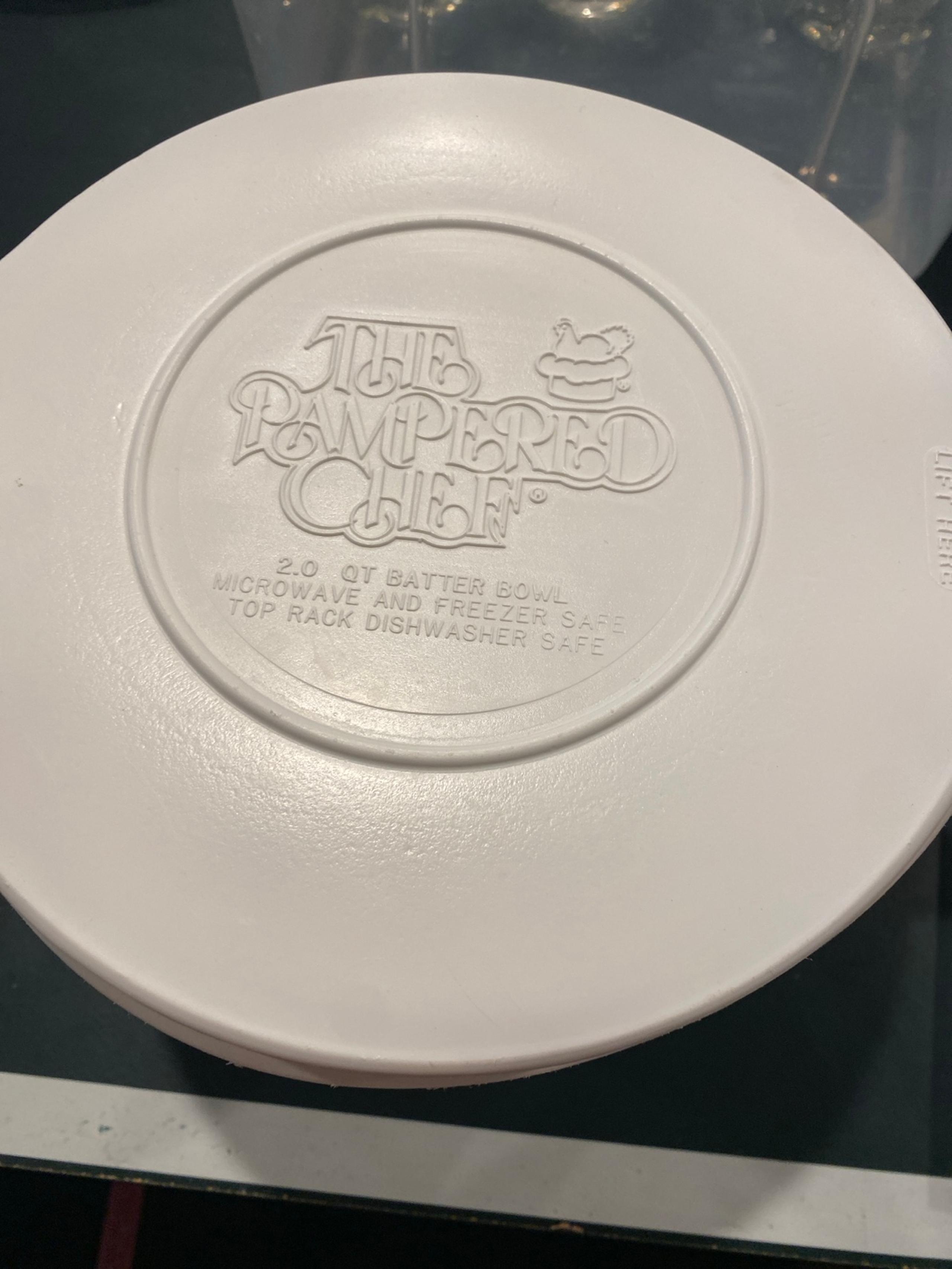 Pampered chef batter bowl