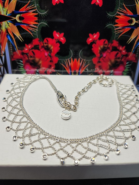 2138, GIVENCHY LACE PATTERN CLEAR SWAROVSKI CRYSTAL 17 IN