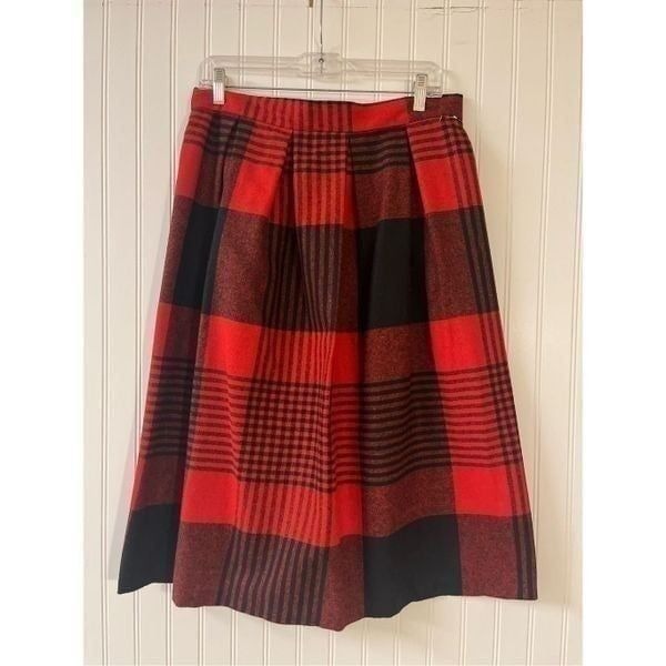 Vintage red & black plaid wool skirt The US Clothing Co sz 32