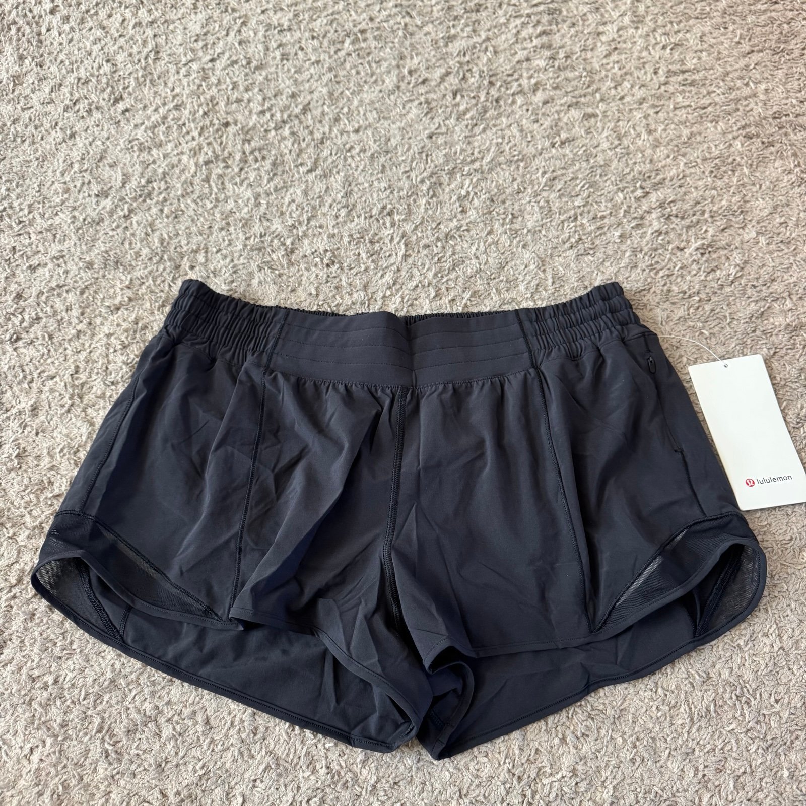 Women’s Lululemon Athletica Hotty Hot High-Rise Lined 2.5” Shorts