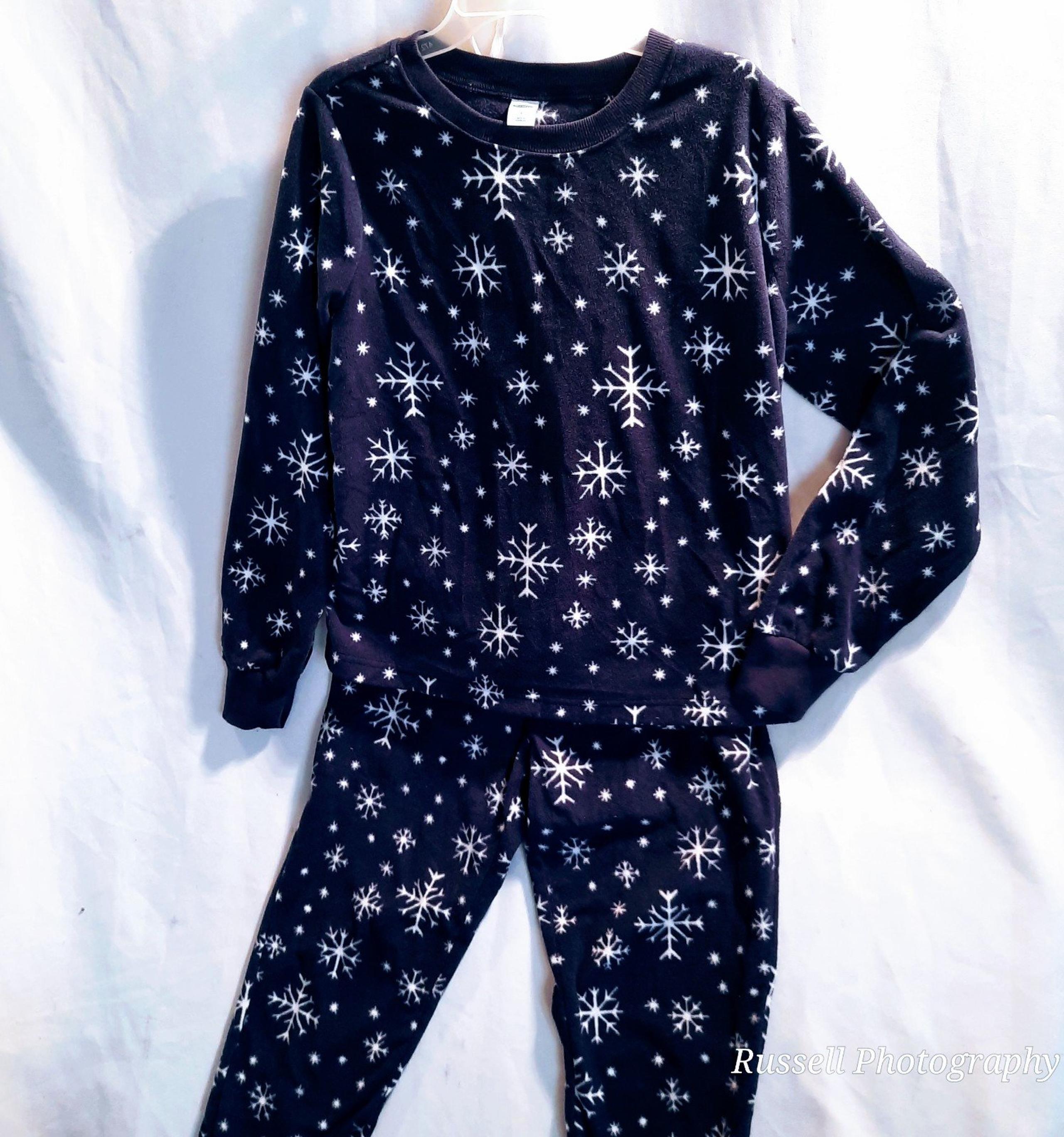 Old Navy Womens sm. Pajama set. Navy /white