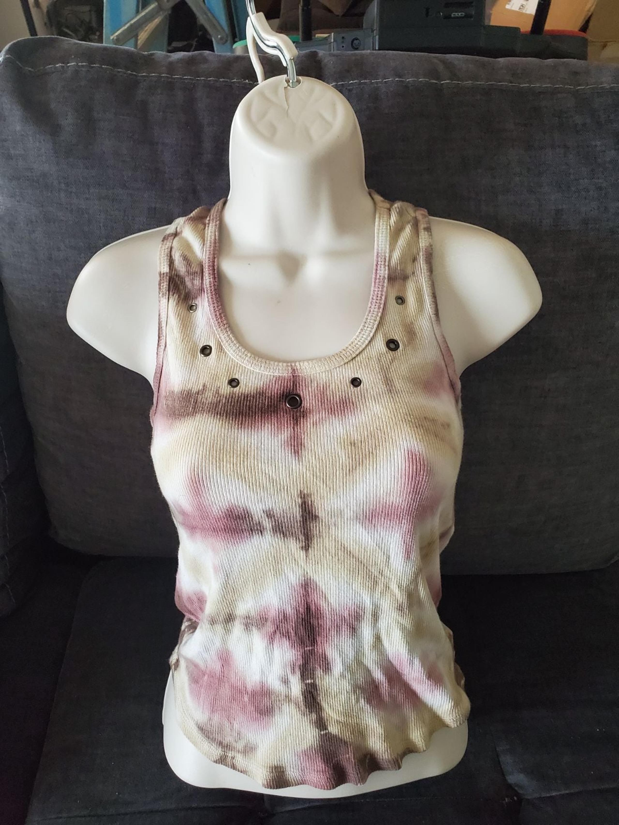 Hot Kiss Tank Top Size Medium 
This runs