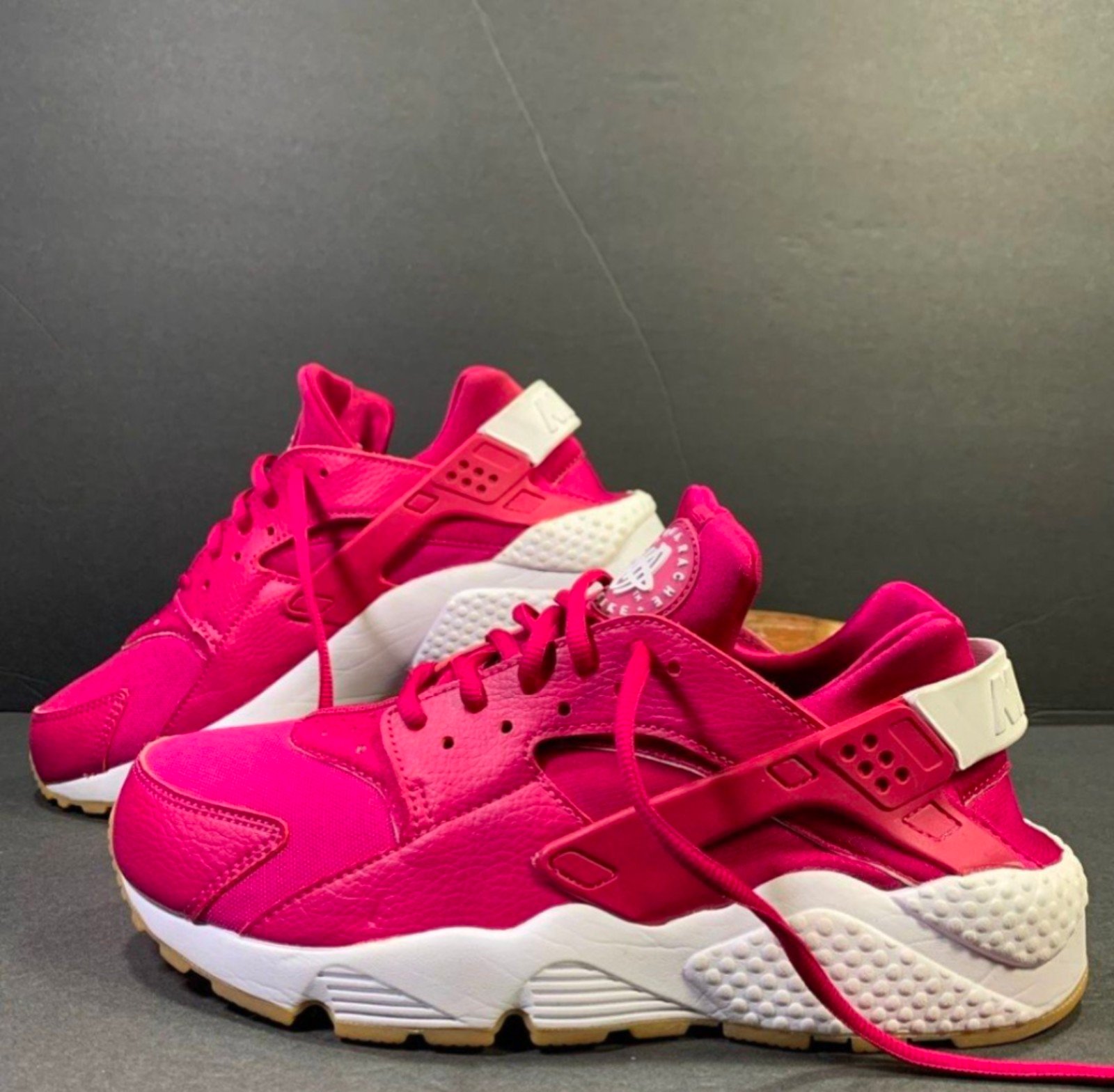 Nike Air Huarache Run Women’s Sneakers Fuchsia Pink & White Shoe Size-9