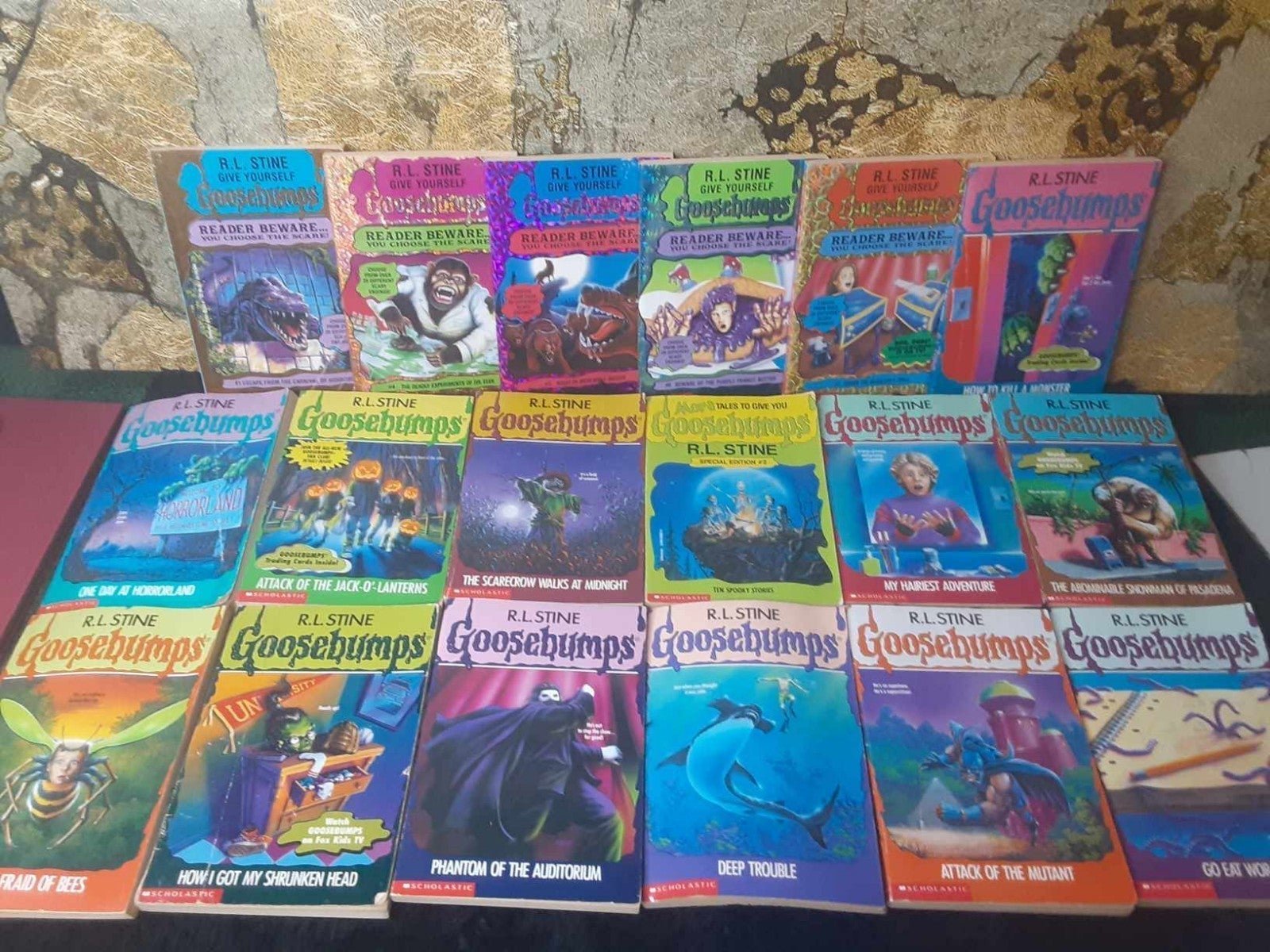 Lot of 18 Goosebumps Books