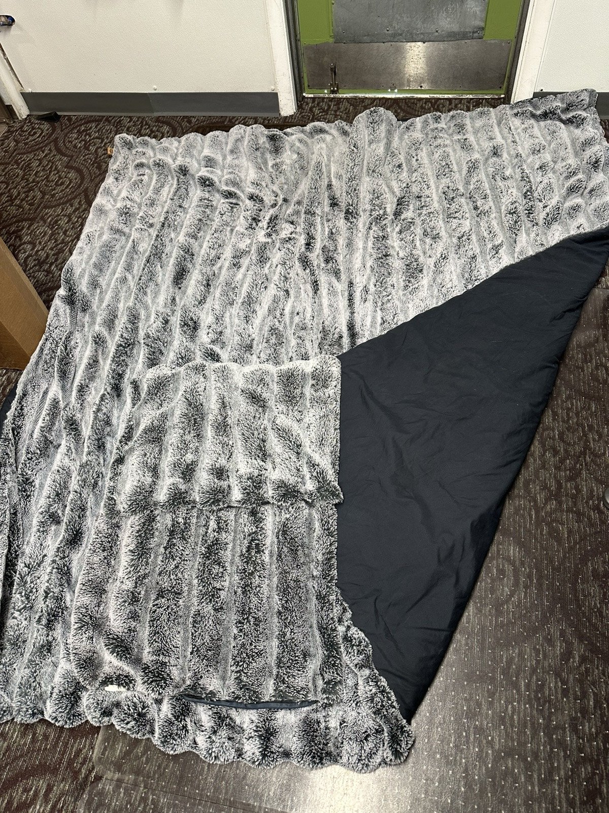 UGG Full Queen Reversible Fur Comforter w/ 2 Shams