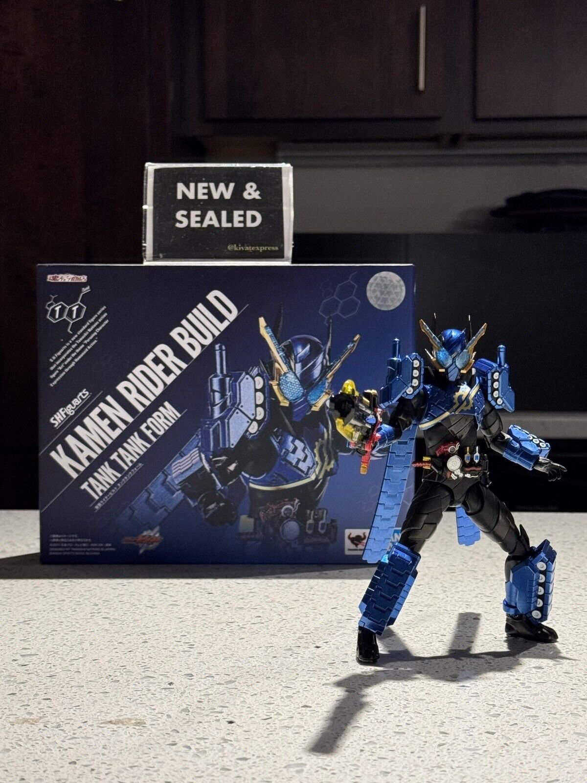 (US SELLER) Bandai Tamashii S.H.Figuarts Kamen Rider Build Tank Tank Form New