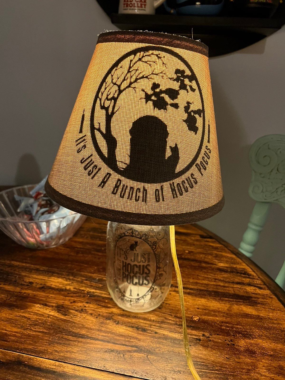 Its just a bunch or hocus pocus lamp