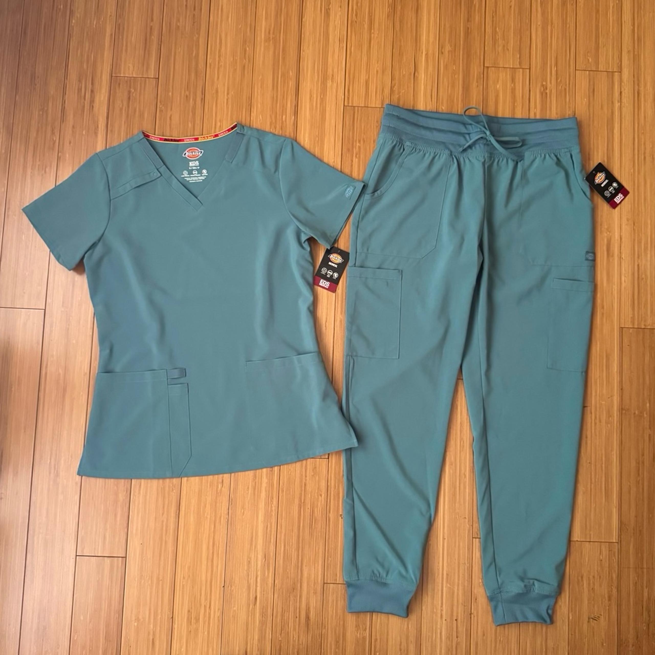 Dickies EDS Essentials Scrub Set