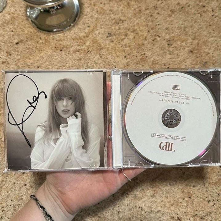 taylor swift ttpd singed cd