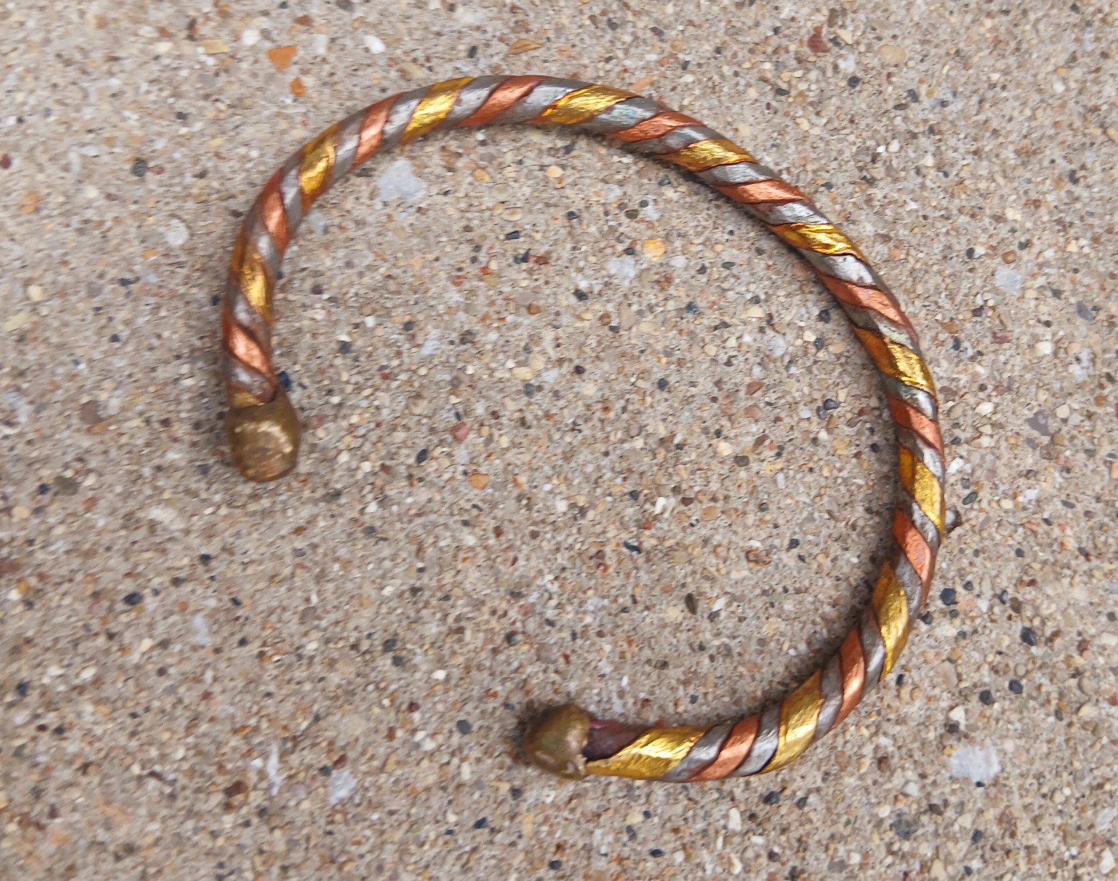 Men's vintage brass and copper bangel
