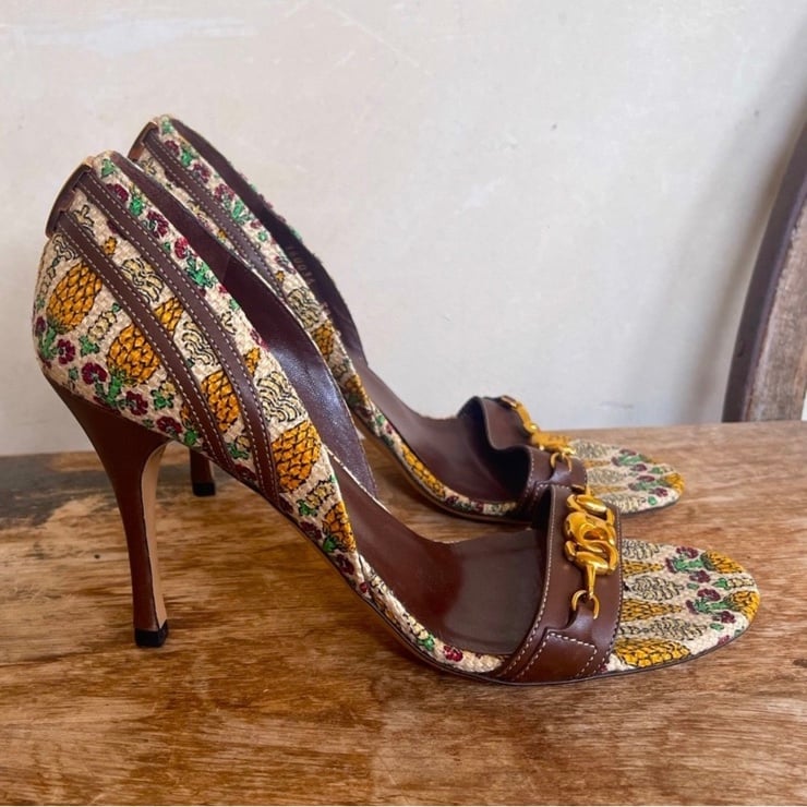 GUCCI Pineapple Print Open Toe Heels Chain Detail Only Worn Once 38.5C Italy
