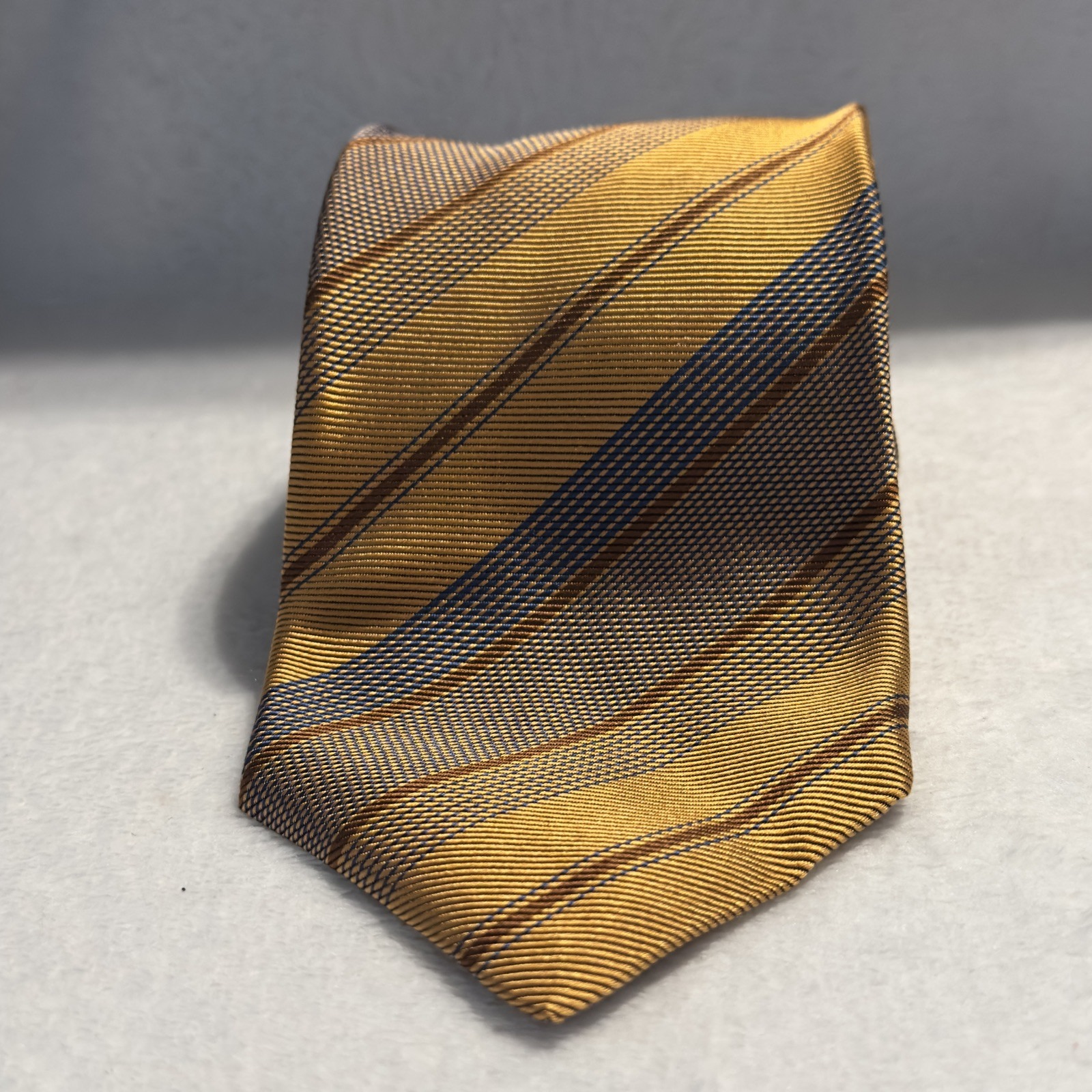 HOLLAND & SHERRY 1836 Tie 100% Silk Gold Blue Striped 64''/3.5