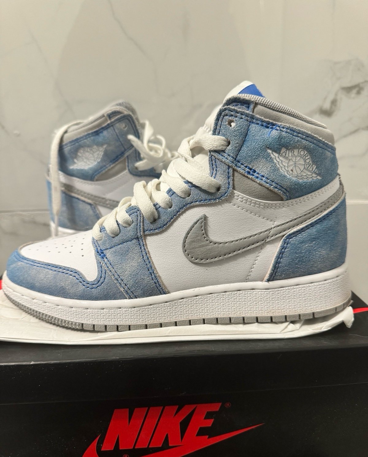 Jordan 1 Retro High OG Hyper Royal Men's - 555088-402 - US