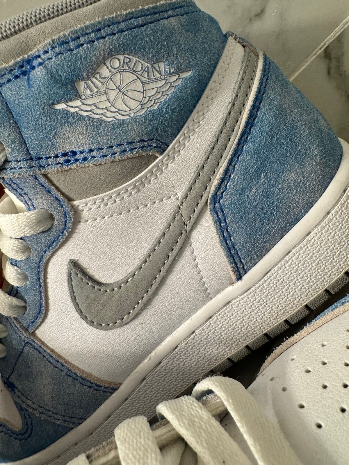 Air Jordan 1 Retro High OG GS Hyper Royal